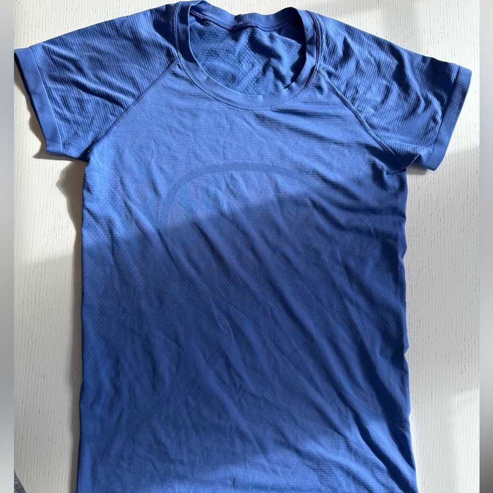 Lululemon Swiftly Short Sleeve Crew in Periwinkle Blue